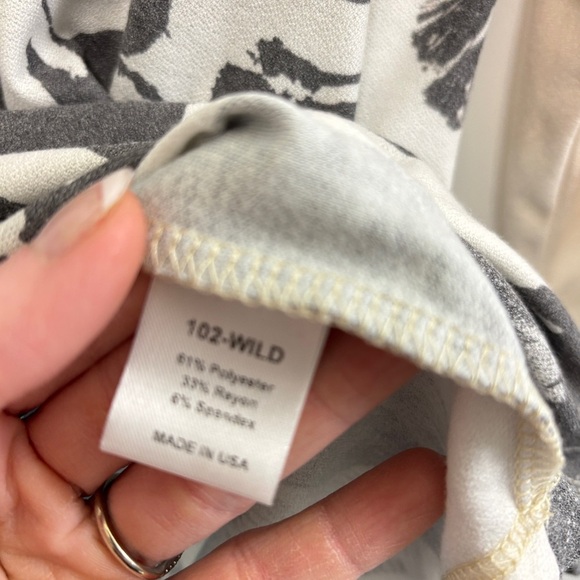 Cream and Black Graphic Sweatshirt with Vintage Horse Design - Picture 4 of 4